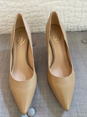 Sam Edelman Classic Women's Pointed-Toe Pumps in Nude